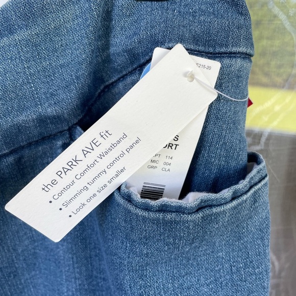 Westbound Blue Flare Jeans with Floral Embroidery - Picture 6 of 7